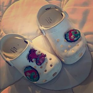 White crocs for toddler